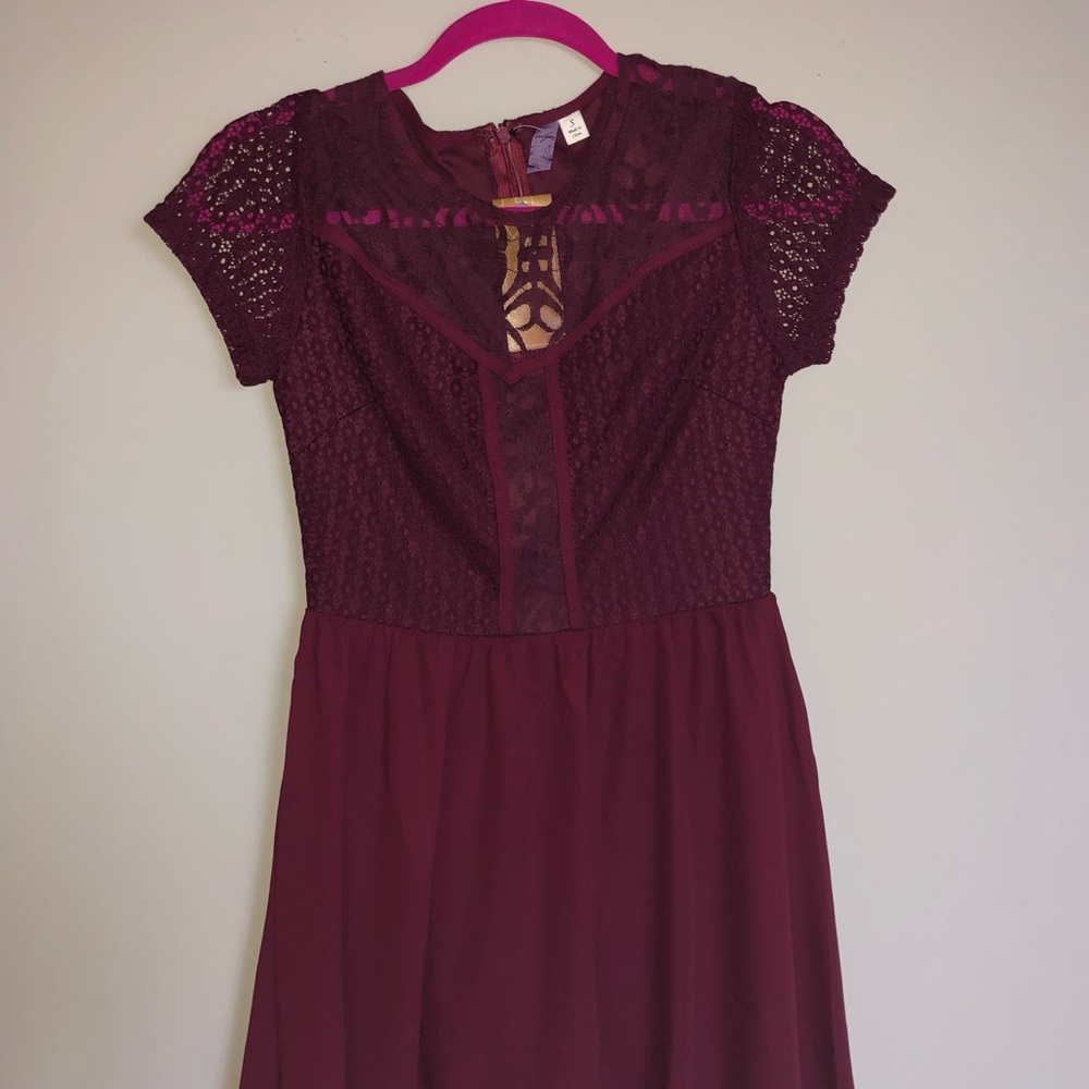 dark red short sleeve dress